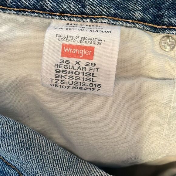 Wrangler jeans 39x29 blue regular fit laying flat approximately 35 waist - Picture 9 of 12